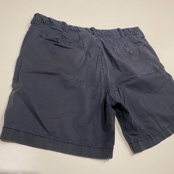 J. Crew 7" Stretch Chino Flat Front Shorts in Navy - Picture 3 of 3
